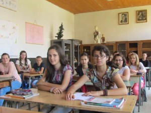 Mirjana Vasic i ucenici 7 razreda Osnovne skole Nikola Tesla Golobok